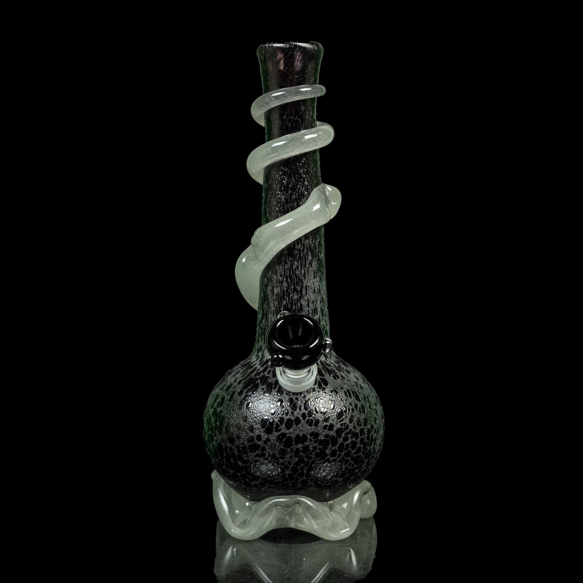 glow in the dark noble glass bong